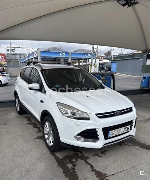 Usado Ford Kuga Titanium 120 CV (88 kW) 2015 Blanco SUV