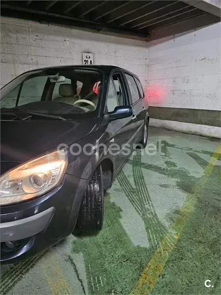 Usado Renault Scenic E-Tech Dynamique 130 CV (95 kW) 2007 Negro Monovolumen