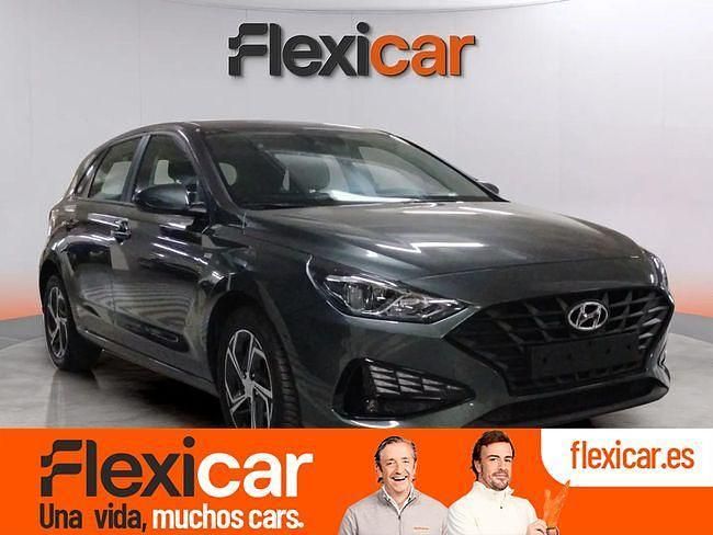 Gris / plata Usado 2022 Hyundai i30 Berlina | 19.490 € (Precio justo) - Imagen 1/4