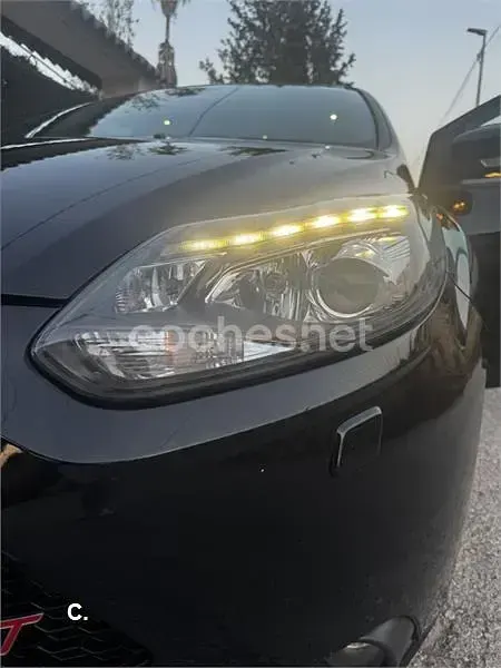 Usado Ford Focus ST 250 CV (183 kW) 2012 Negro Familiar