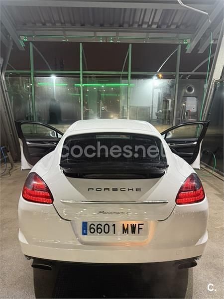Begagnad Porsche Panamera 299 HK (219 kW) 2010 Vit Halvkombi