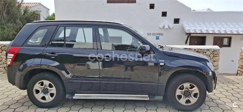 Usado Suzuki Grand Vitara 129 CV (94 kW) 2010 Negro SUV