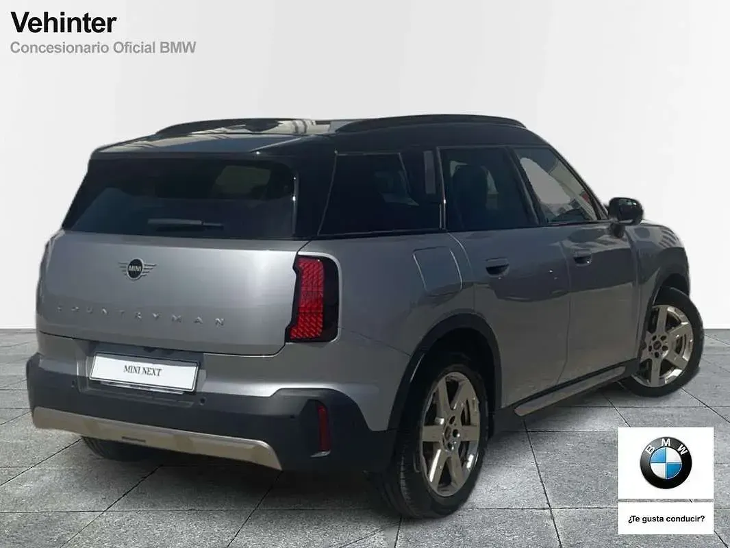 Usado Mini One Countryman Essential 150 kW (204 CV) 2025 Plateado SUV