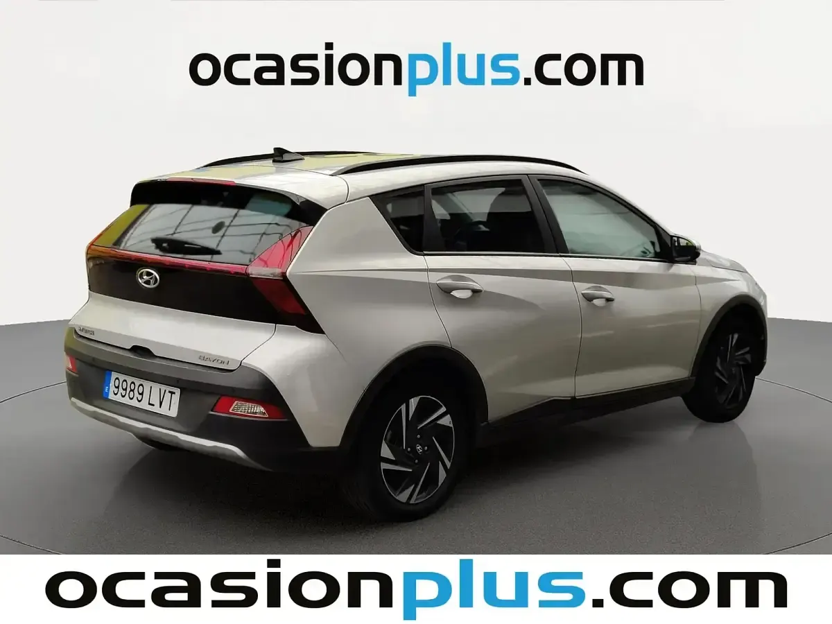 Usado Hyundai Bayon 84 CV (61 kW) 2021 Gris SUV