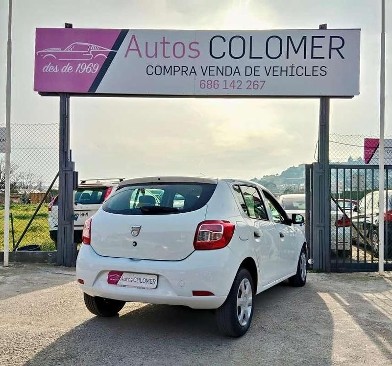Usado Dacia Sandero Ambiance 75 CV (55 kW) 2013 Blanco Utilitario