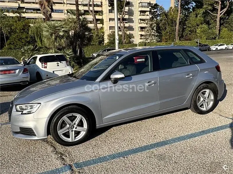 Usado Audi A3 Premium 150 CV (110 kW) 2017 Gris / plata Berlina