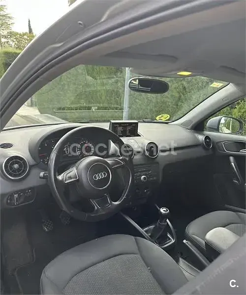 Usado Audi A1 Attraction 105 CV (77 kW) 2010 Gris / plata Utilitario