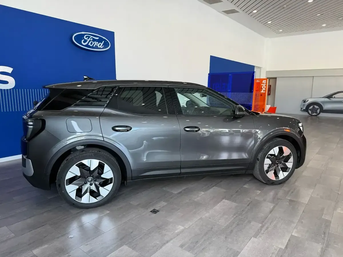 Usado Ford Explorer Premium 210 kW (286 CV) 2024 Gris SUV