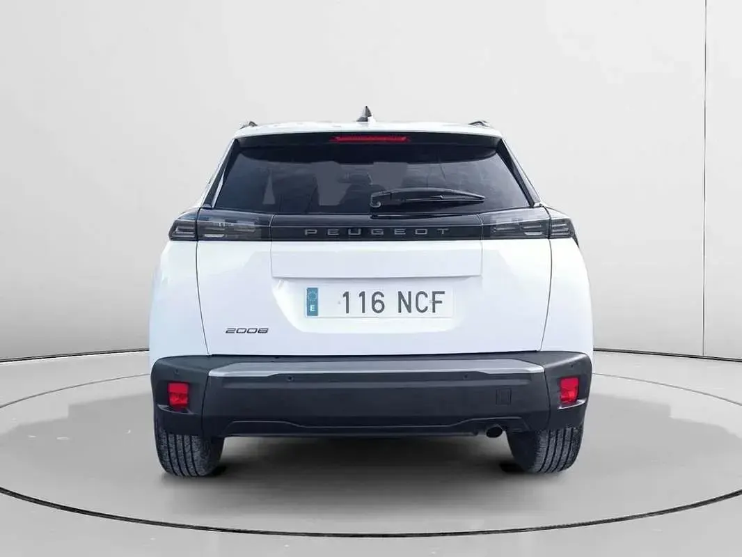 Usado Peugeot 2008 Allure 102 CV (75 kW) 2025 Blanco SUV
