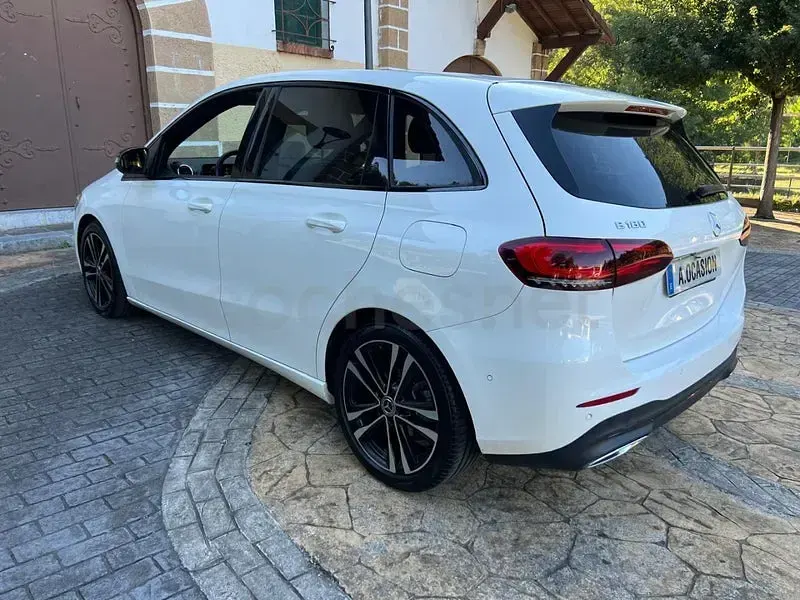 Usado Mercedes B180 136 CV (100 kW) 2020 Blanco Utilitario