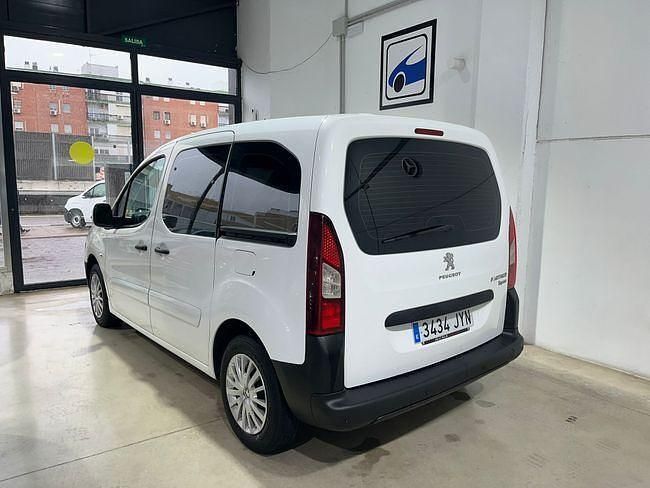 Usado Peugeot Partner Tepee Access 76 CV (55 kW) 2017 Blanco Monovolumen