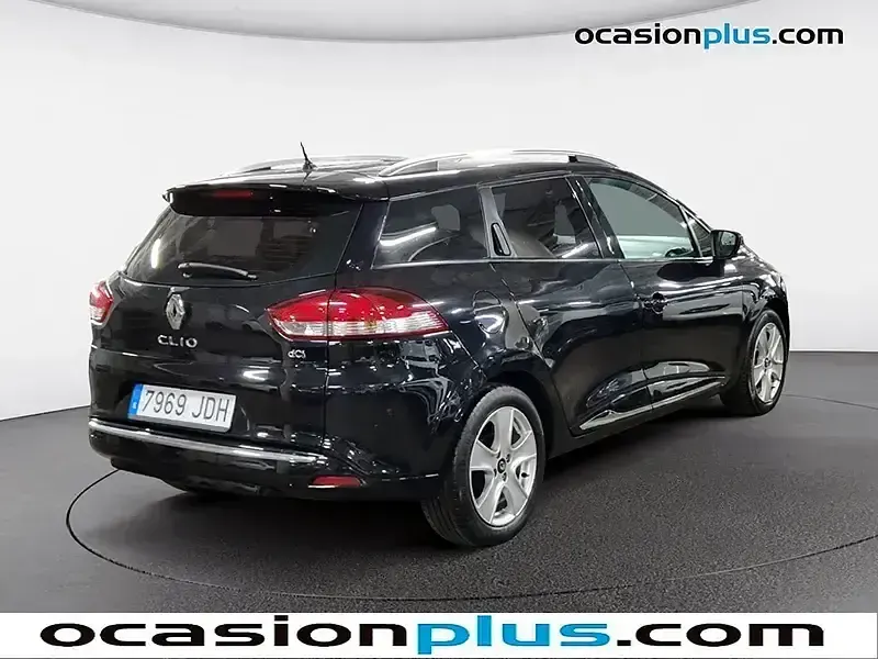 Usado Renault Clio GrandTour Dynamique 90 CV (66 kW) 2015 Negro Familiar