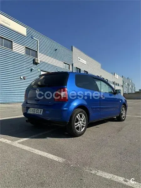 Usado VW Polo Trendline 75 CV (55 kW) 2003 Azul Berlina