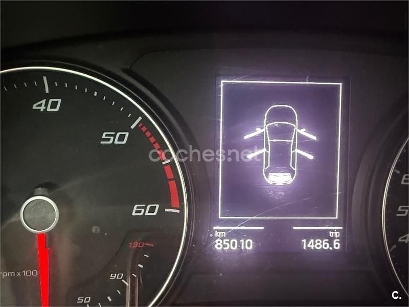 Usado Seat Leon Style 115 CV (84 kW) 2019 Blanco Familiar