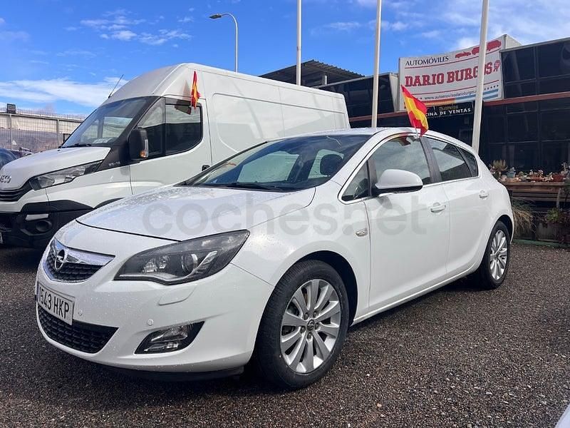 Usado Opel Astra Excellence 110 CV (80 kW) 2013 Blanco Berlina