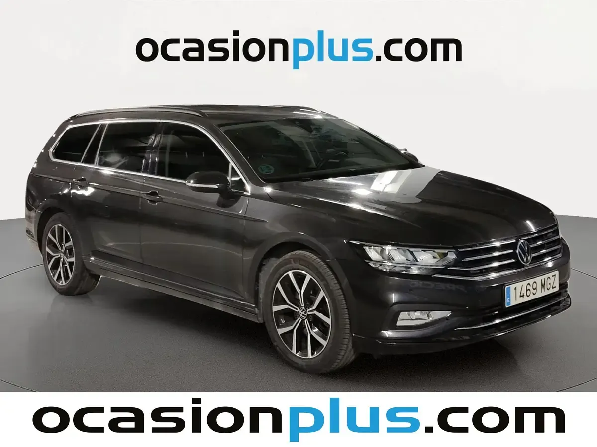 Usado VW Passat Executive 150 CV (110 kW) 2023 Gris Familiar