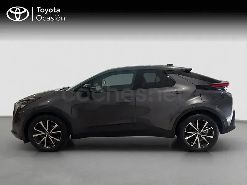 Usado Toyota C-HR Advance 140 CV (102 kW) 2024 Gris / plata SUV