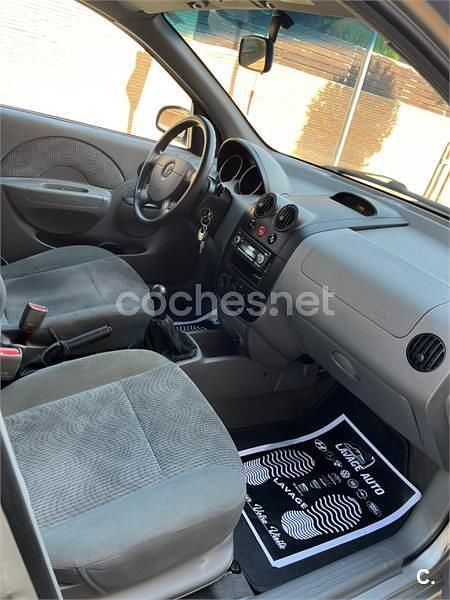Gris / plata Usado 2004 Chevrolet Kalos SE Berlina | 2700 € (Precio justo) - Imagen 1/1