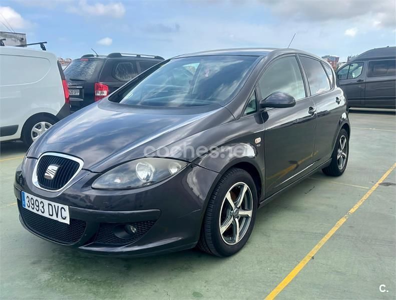 Gris / plata Usado 2006 Seat Altea Sport Monovolumen | 2900 € (Buen precio) - Imagen 1/4