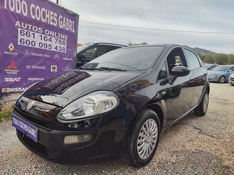 Usado Fiat Punto Dynamic 95 CV (69 kW) 2010 Negro Berlina