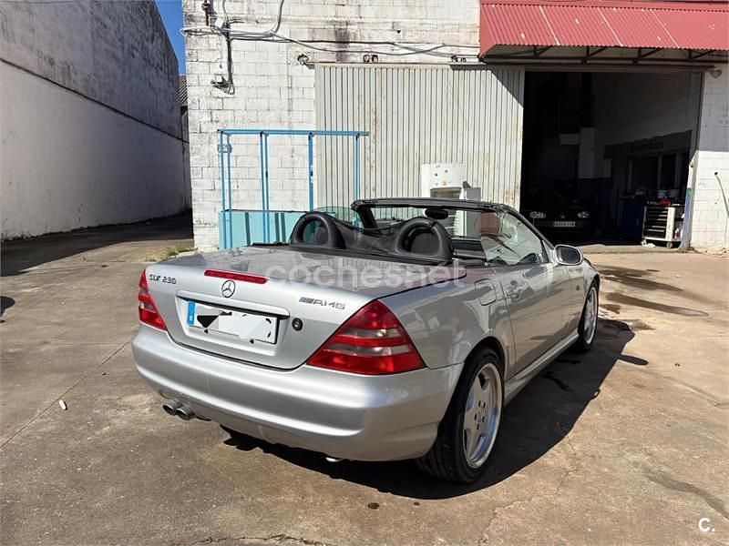 Usado Mercedes SLK230 193 CV (141 kW) 1998 Gris / plata Descapotable