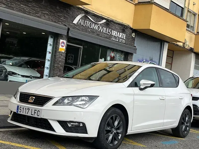 Usado Seat Leon Style 115 CV (84 kW) 2020 Blanco Berlina