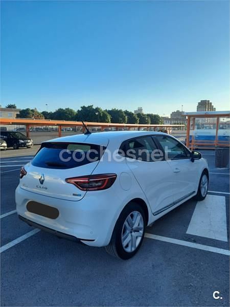 Begagnad Renault Clio V Initiale Paris 140 HK (102 kW) 2021 Vit Sedan