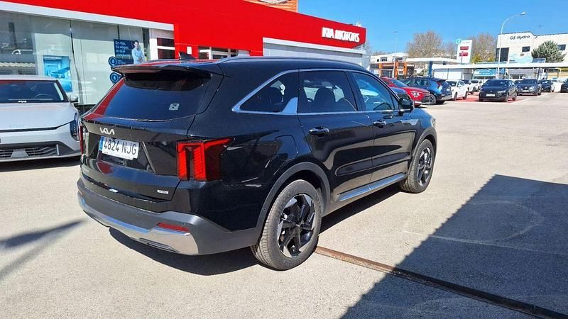 Usado Kia Sorento 252 CV (185 kW) 2025 Negro SUV