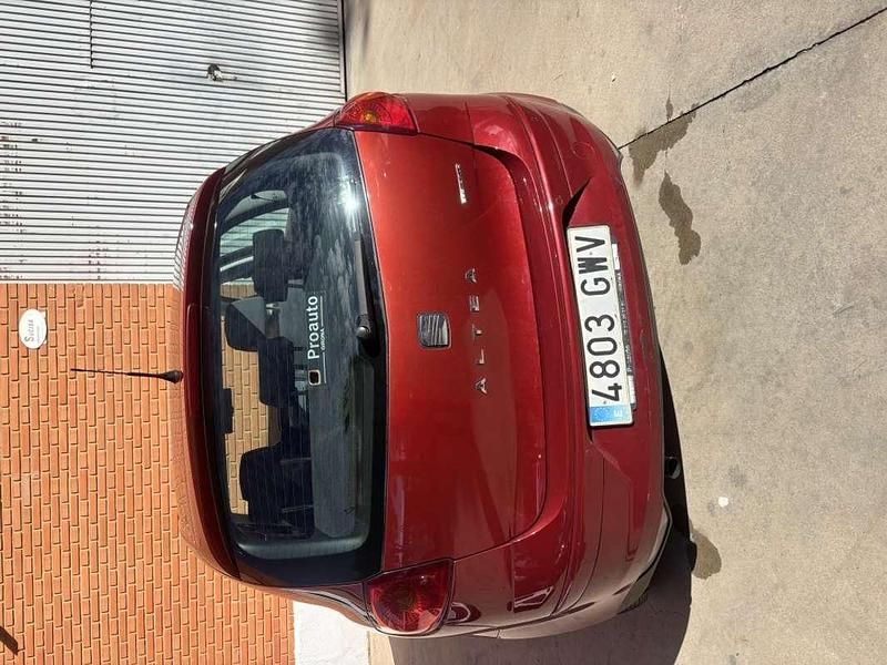 Granate Usado 2010 Seat Altea Reference Monovolumen | 5800 € (Precio justo) - Imagen 1/4