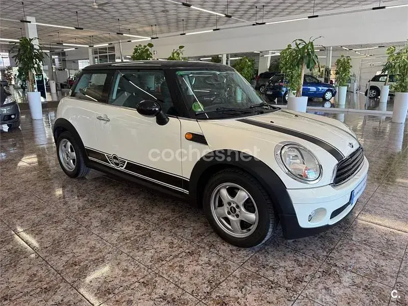 Usado Mini ONE 75 CV (55 kW) 2009 Beige Utilitario