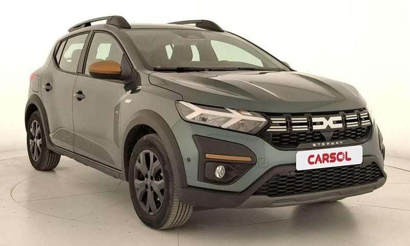 Usado Dacia Sandero Extreme 101 CV (74 kW) 2025 Verde Utilitario