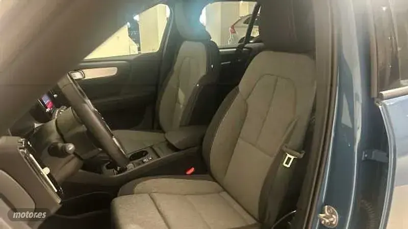 Usado Volvo XC40 Core 2023 Azul SUV