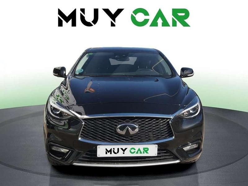 Usado Infiniti Q30 Premium 122 CV (89 kW) 2019 Negro Utilitario