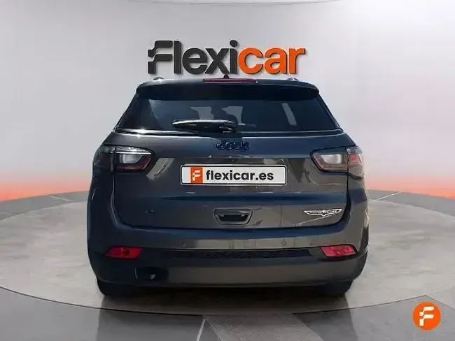 Usado Jeep Compass Trailhawk 240 CV (176 kW) 2022 Gris SUV