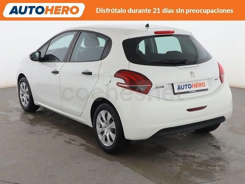 Usado Peugeot 208 Access 82 CV (60 kW) 2016 Blanco Utilitario