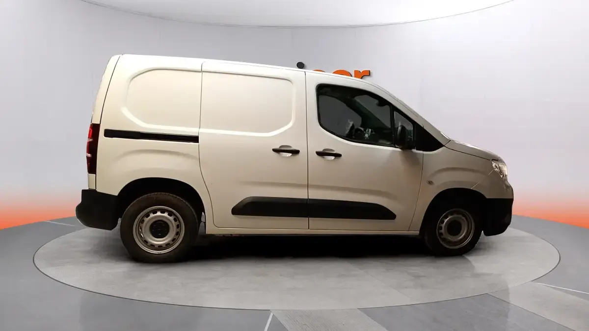 Usado Opel Combo Edition+ 102 CV (75 kW) 2021 Blanco Monovolumen