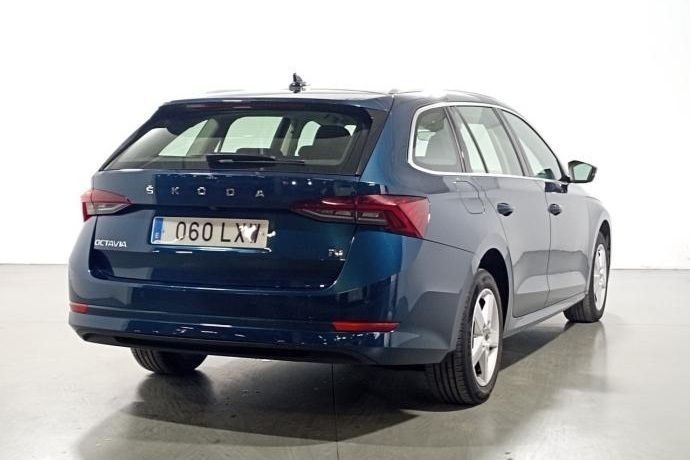 Usado Skoda Octavia Ambition 204 CV (150 kW) 2022 Familiar