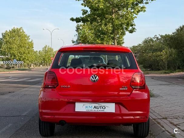 Usado VW Polo Advance 90 CV (66 kW) 2015 Rojo Berlina