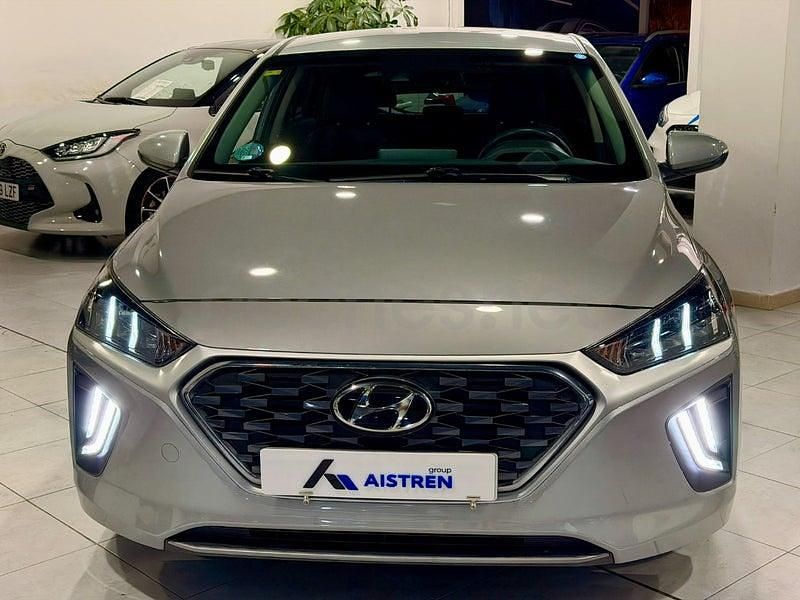 Usado Hyundai Ioniq 141 CV (103 kW) 2020 Gris / plata Utilitario