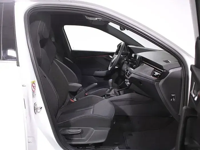 Usado Skoda Scala 115 CV (84 kW) 2024 Blanco Utilitario