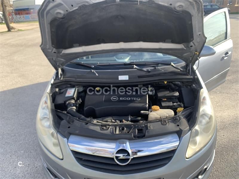 Usado Opel Corsa Enjoy 90 CV (66 kW) 2007 Gris / plata Utilitario