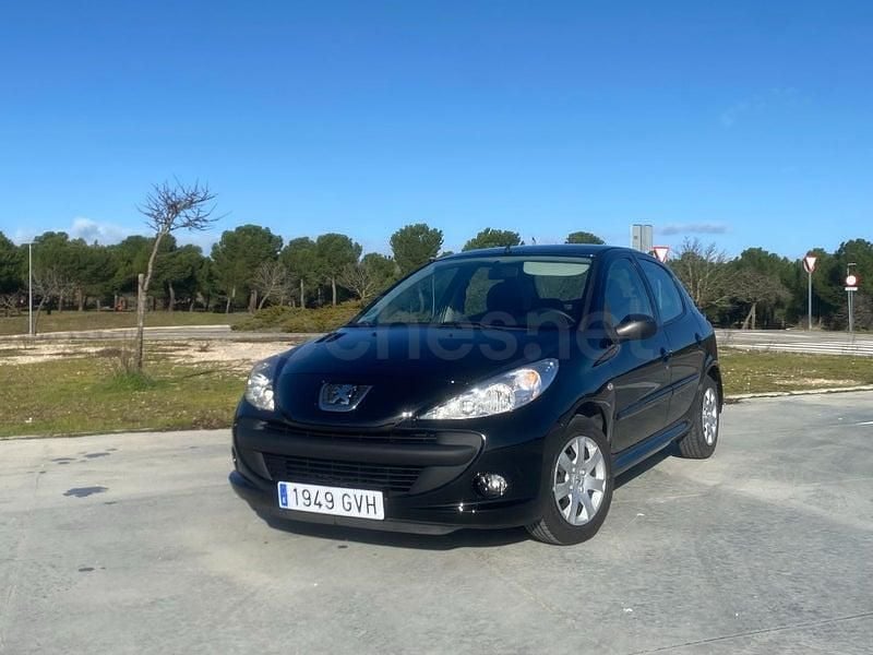Usado Peugeot 206 60 CV (44 kW) 2010 Negro Berlina