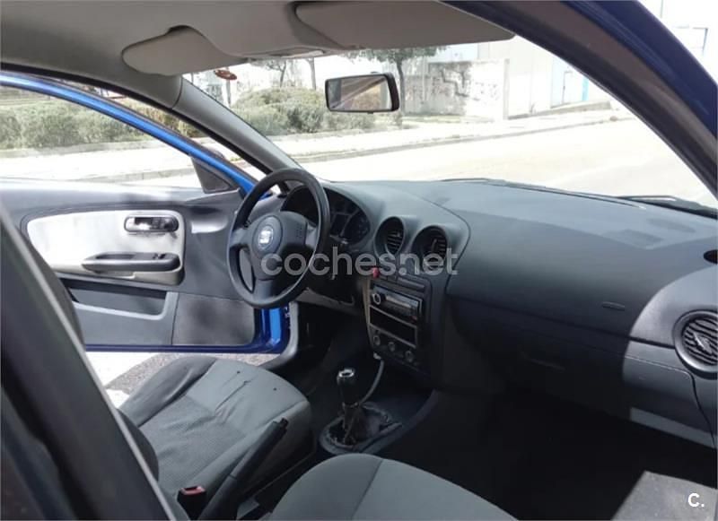 Brugt Seat Ibiza Stella 64 HK (47 kW) 2002 Blå Hatchback