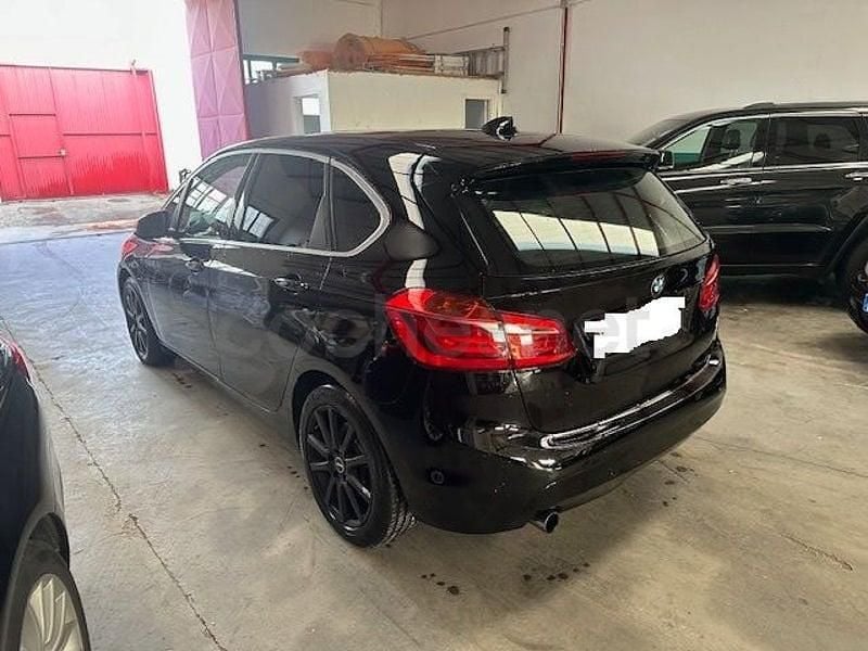 Usado BMW 225 Active Tourer iPerformance 224 CV (164 kW) 2017 Negro Monovolumen