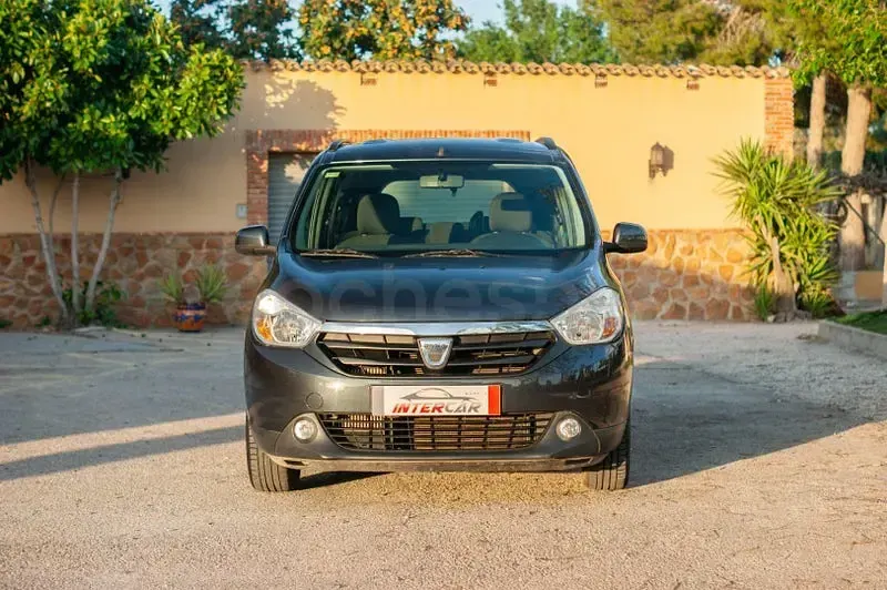 Usado Dacia Lodgy Lauréate 116 CV (85 kW) 2015 Gris / plata Monovolumen