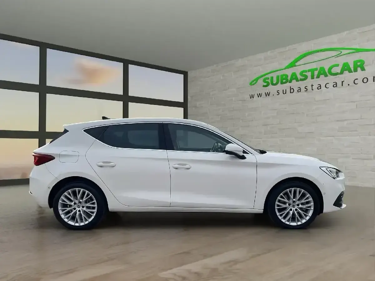 Usado Seat Leon XCELLENCE 204 CV (150 kW) 2021 Blanco
