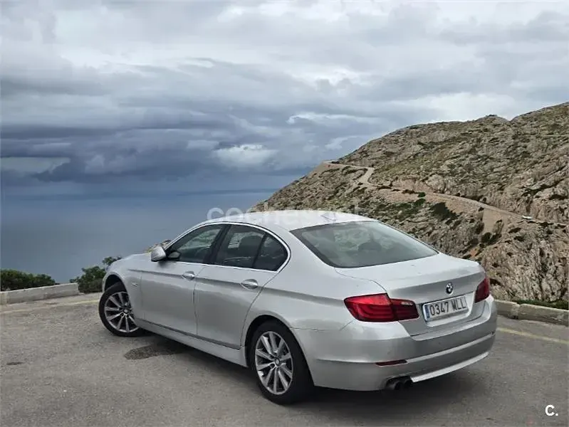 Usado BMW 520 Efficient Dynamics 184 CV (135 kW) 2010 Gris / plata Berlina