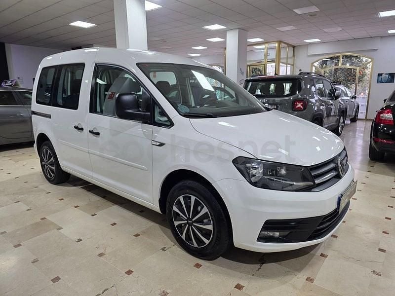 Usado VW Caddy Trendline 102 CV (75 kW) 2019 Blanco Monovolumen