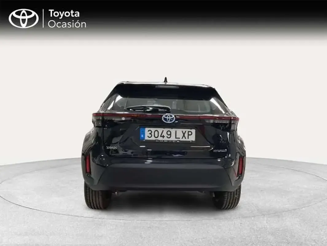 Usado Toyota Yaris Cross Active 116 CV (85 kW) 2022 Negro SUV