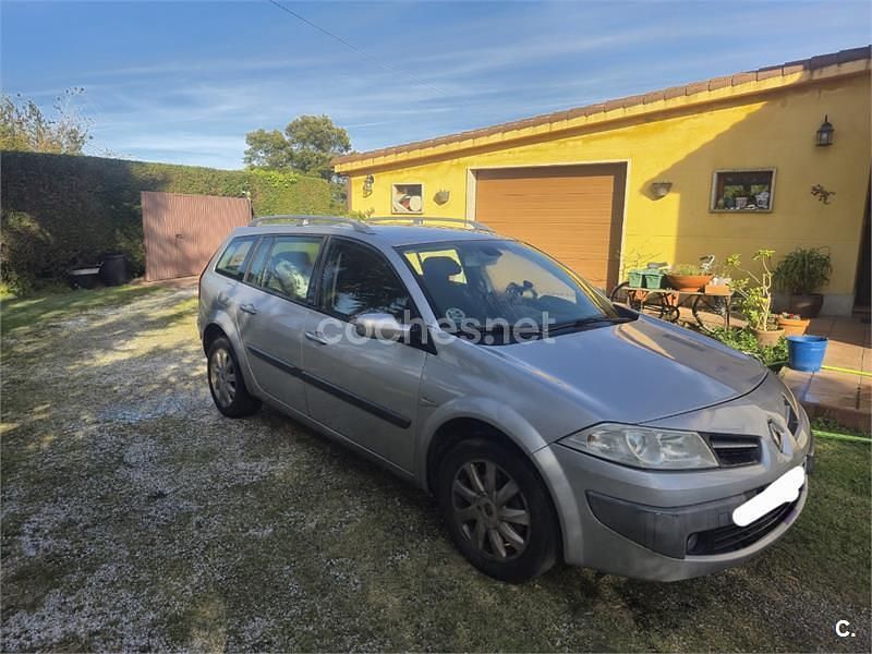 Usado Renault Mégane GrandTour 105 CV (77 kW) 2008 Gris / plata Familiar